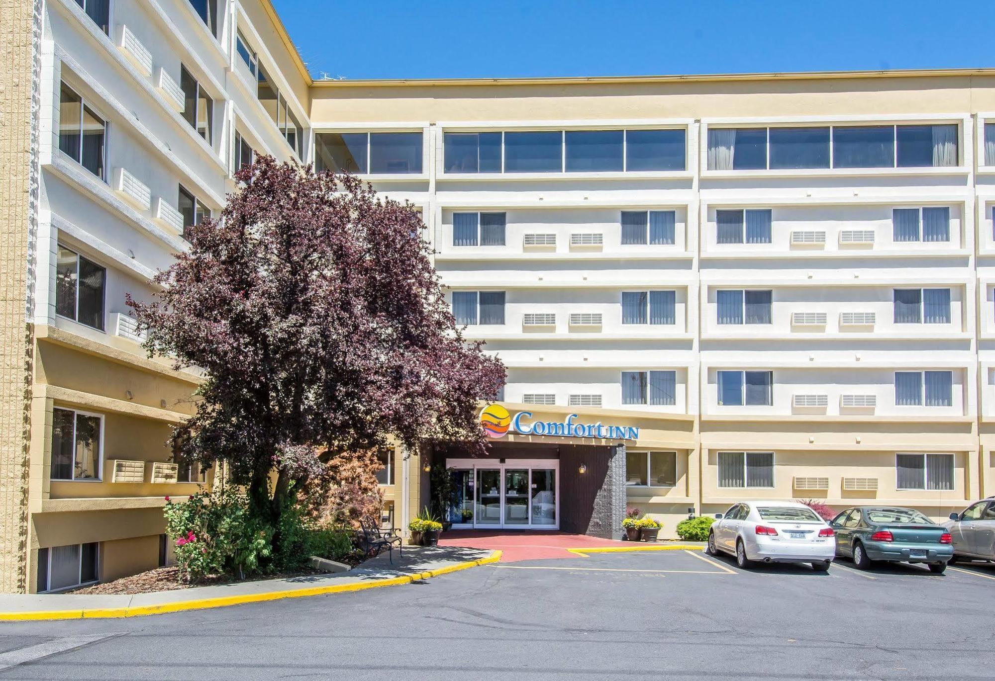 Ramada By Wyndham Downtown Spokane Exterior photo