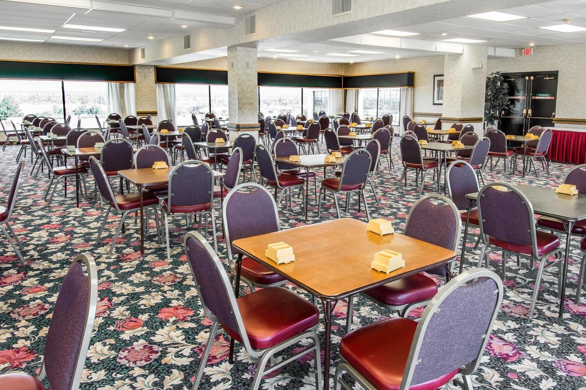 Ramada By Wyndham Downtown Spokane Exterior photo
