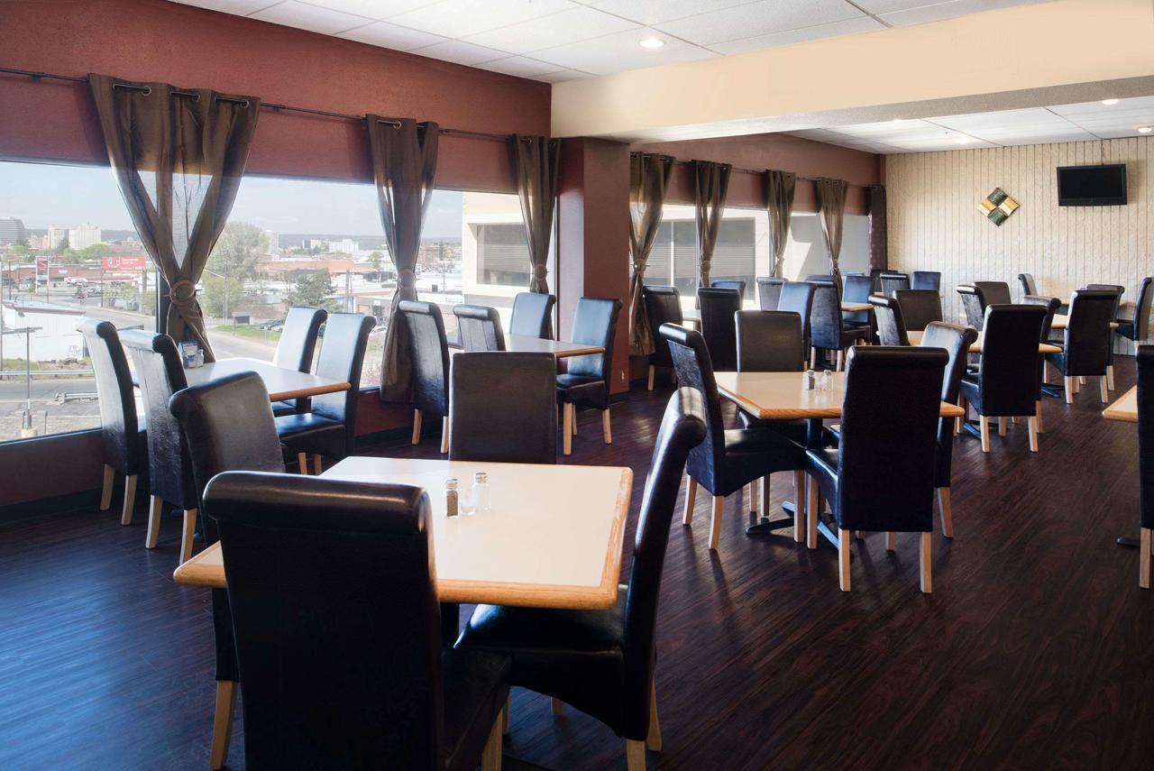 Ramada By Wyndham Downtown Spokane Exterior photo