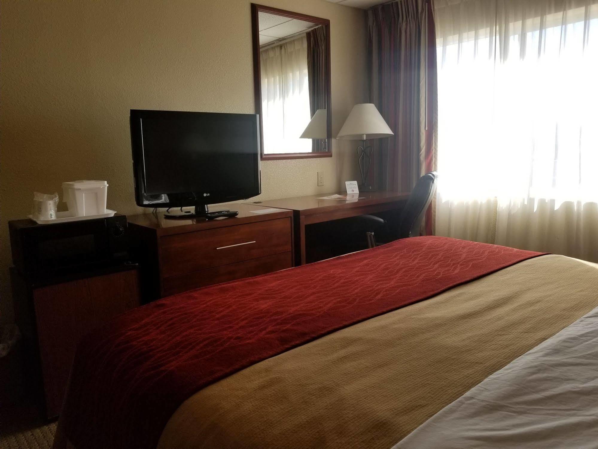 Ramada By Wyndham Downtown Spokane Exterior photo