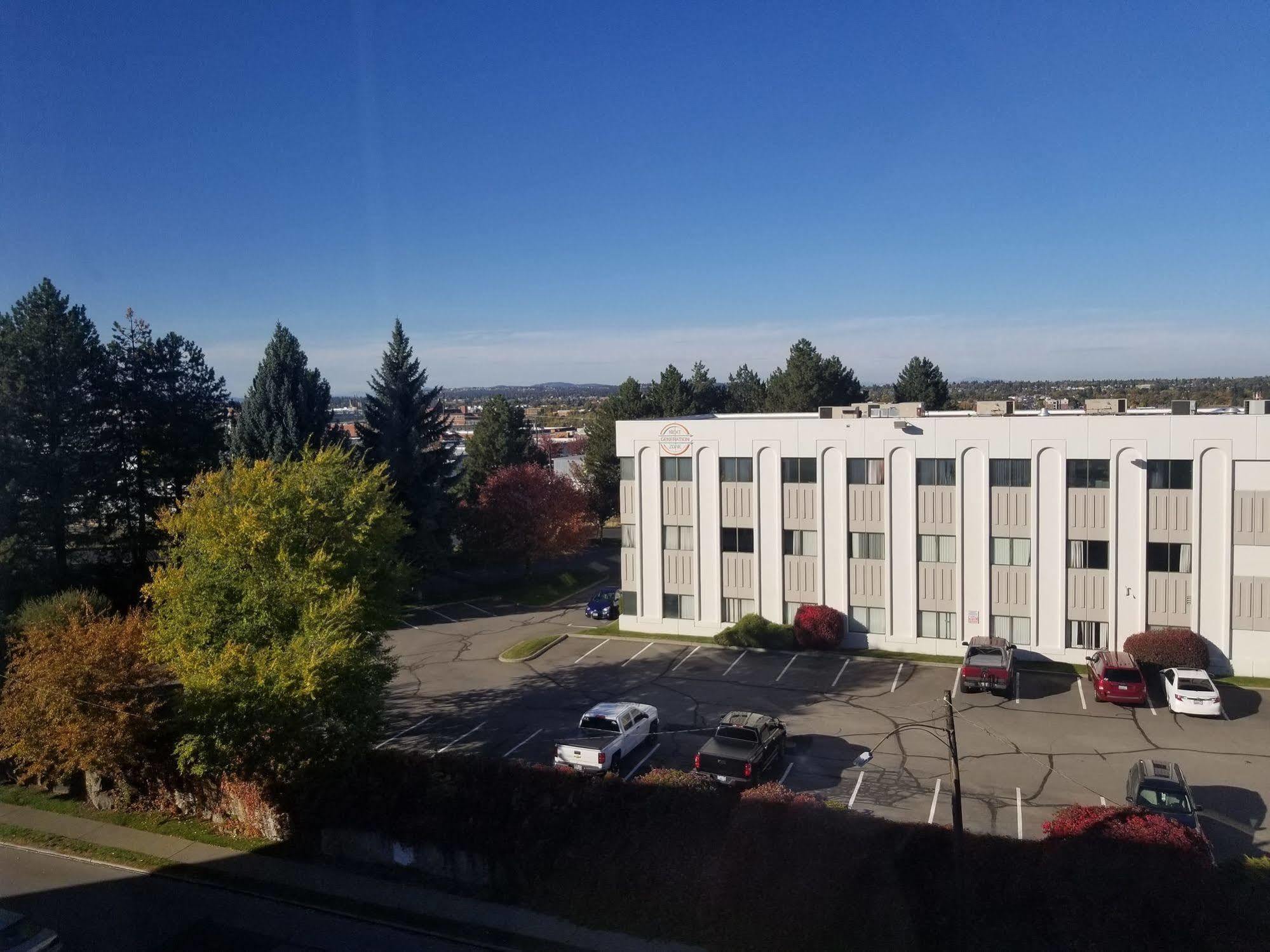 Ramada By Wyndham Downtown Spokane Exterior photo