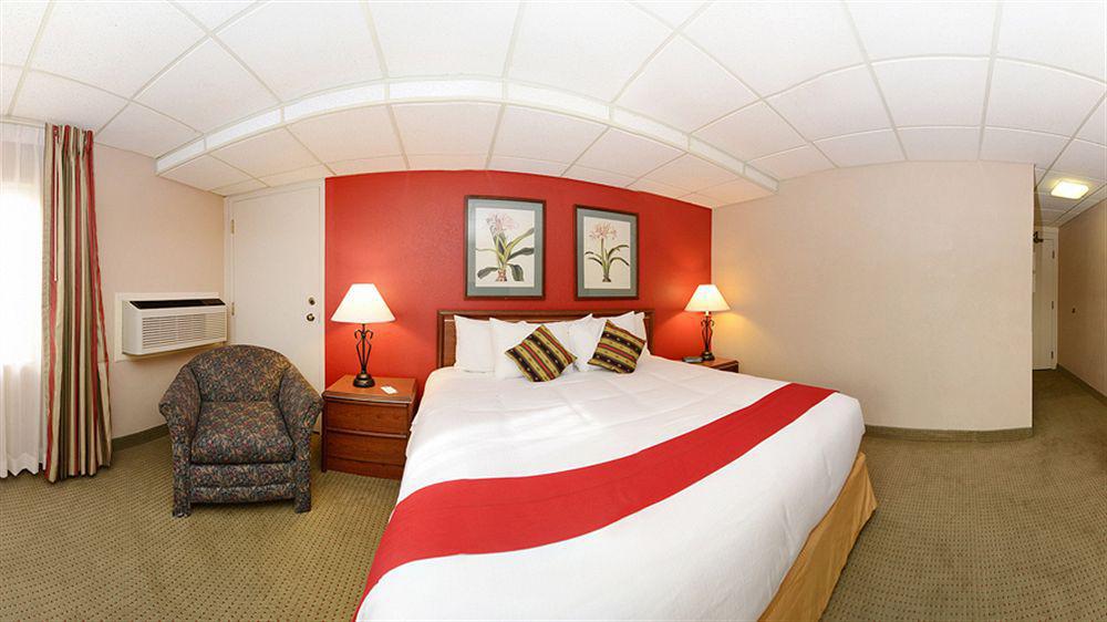 Ramada By Wyndham Downtown Spokane Exterior photo