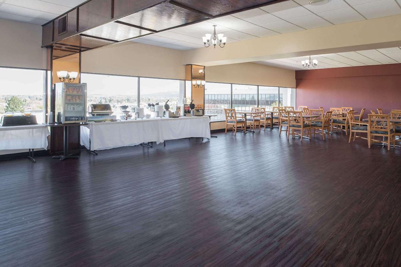 Ramada By Wyndham Downtown Spokane Exterior photo